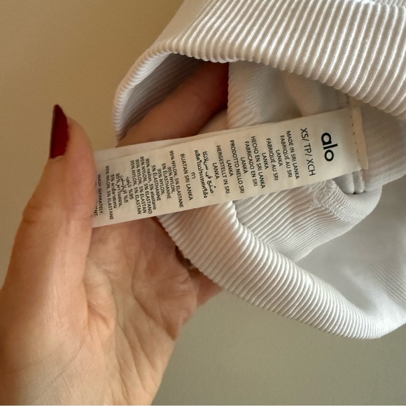 Alo Seamless Ribbed Favorite Bra Tank - Picture 4 of 10